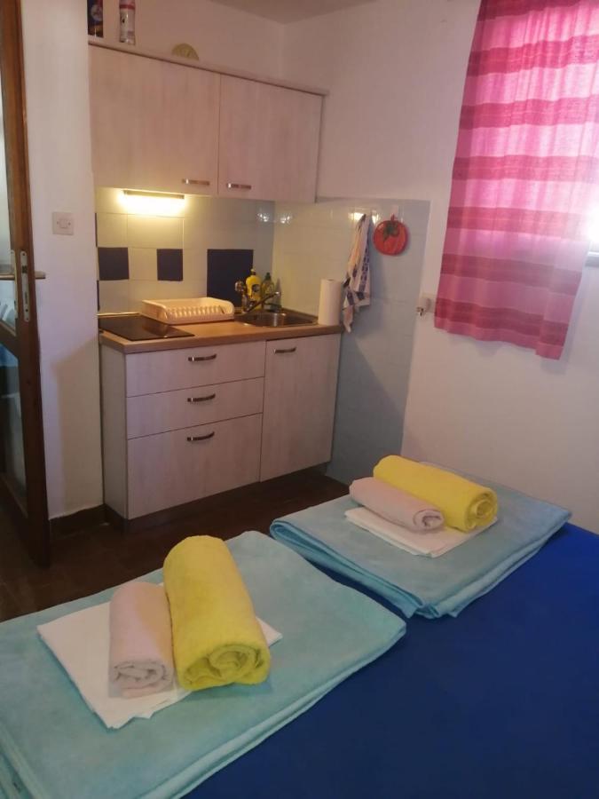 Apartmani Rosanda 2 Petrcane Eksteriør billede