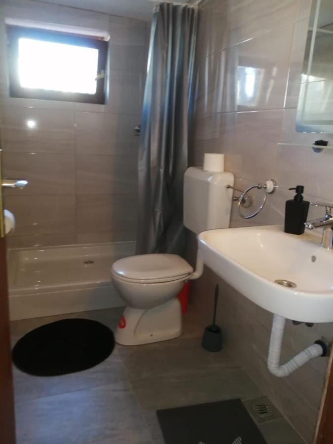 Apartmani Rosanda 2 Petrcane Eksteriør billede